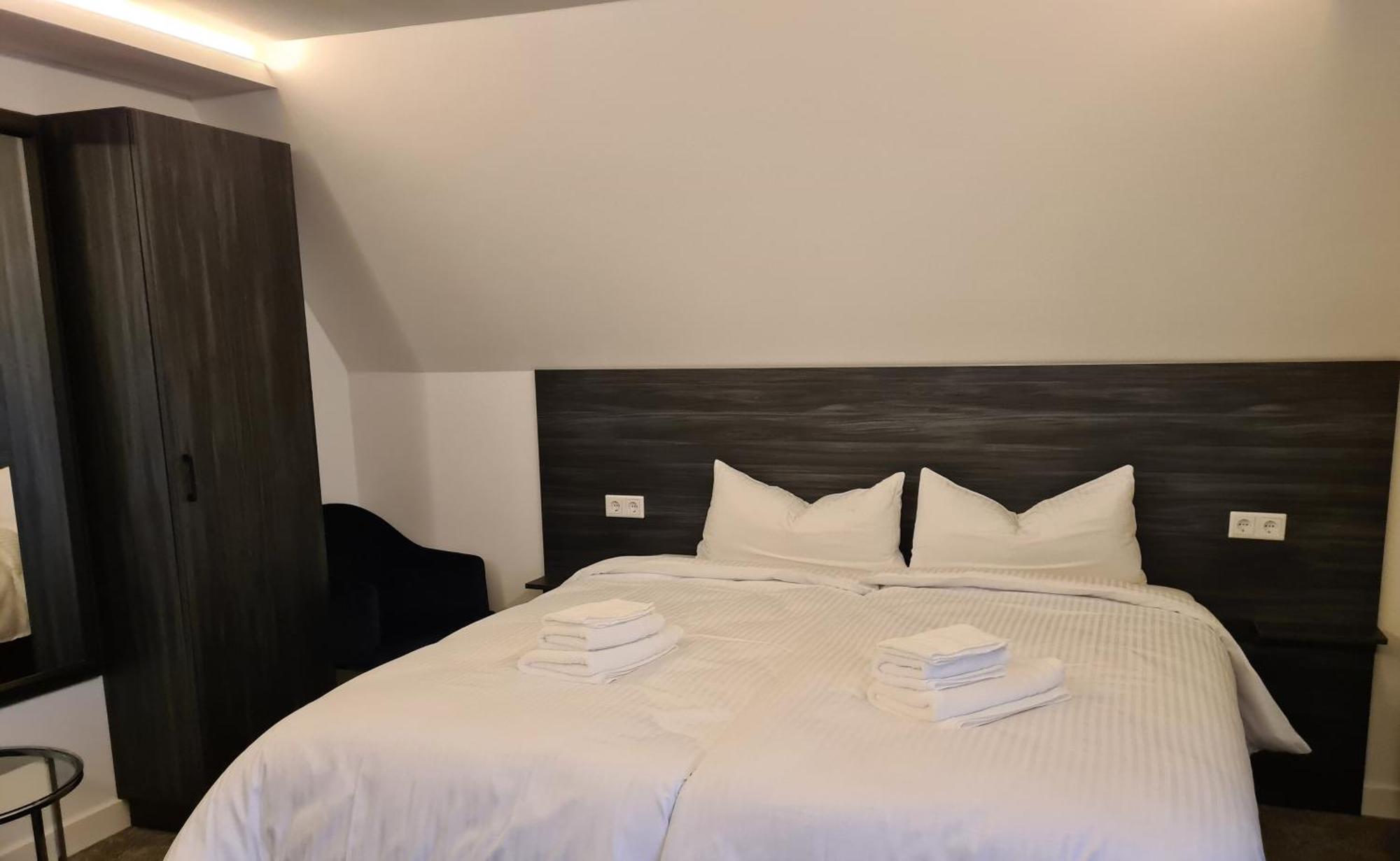 3 Monkeys Hotel شتاينفورت المظهر الخارجي الصورة