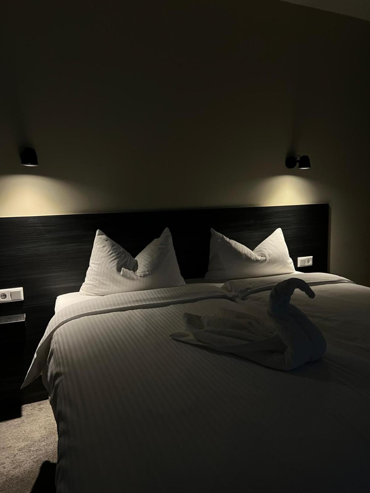3 Monkeys Hotel شتاينفورت المظهر الخارجي الصورة